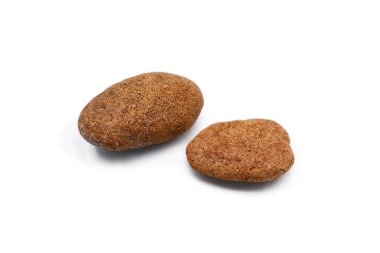 Deniz çakıl taşı kumtaşı. Yakın plan. Beyaz arkaplanda izole.