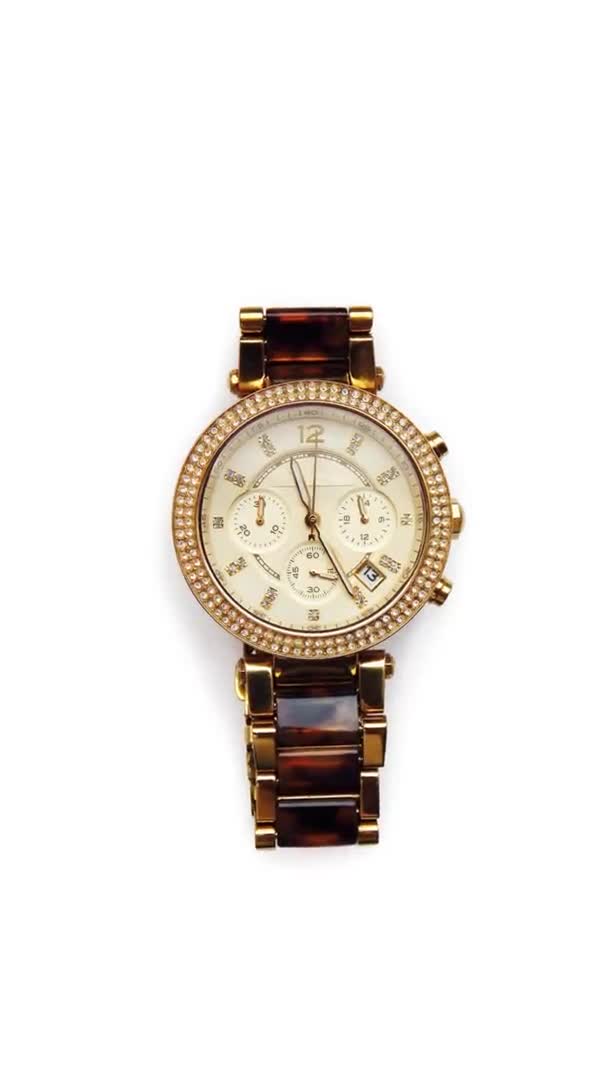 Reloj Pulsera Oro Para Mujer Cronógrafo Primer Plano Aislado Sobre — Vídeos de Stock