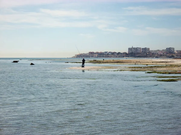 Pescatore Sulla Riva Sabbiosa Del Mar Caspio Kazakistan Regione Mangistau — Foto Stock