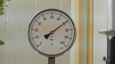 Onay basınç göstergesi.