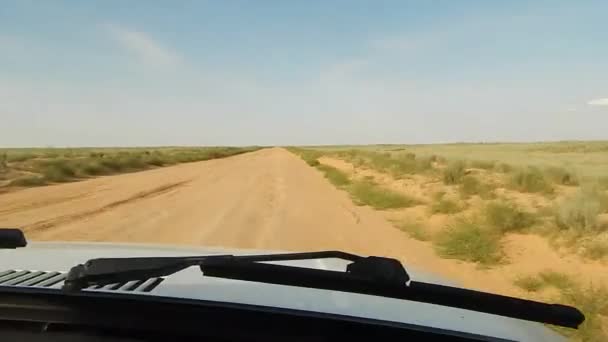Straße in der Wüste. — Stockvideo