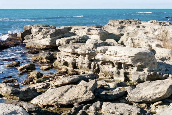 Steniga stranden av Kaspiska havet — Stockfoto