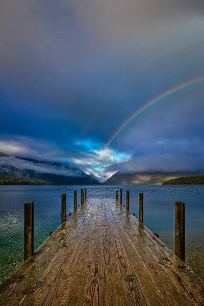 Arco Iris Cima Del Lago — Foto de Stock