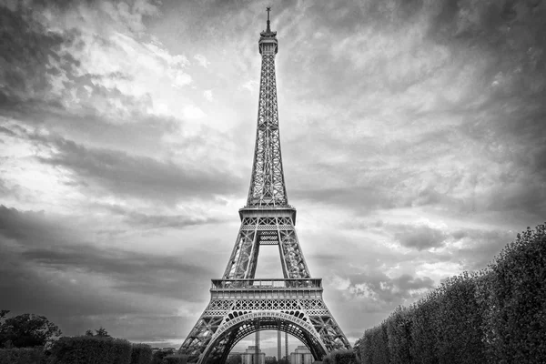 Der Eiffelturm in Paris — Stockfoto