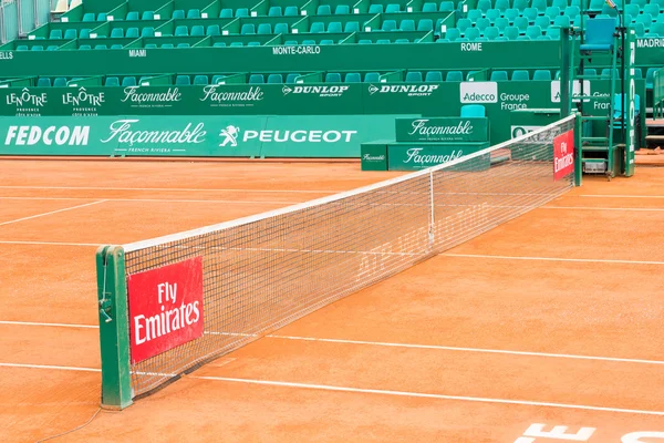 Salakos teniszpályák, felkészülve a Monte-Carlo Rolex Masters döntőjében — Stock Fotó