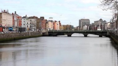Liffey Nehri banka Dublin, İrlanda