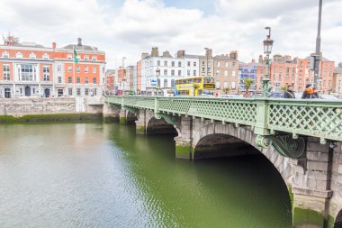 Liffey Nehri banka Dublin, İrlanda