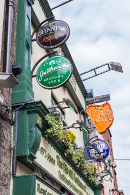 Tapınağın alan, Dublin, İrlanda Bar bira işaretleri