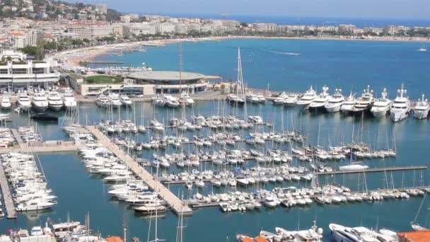 El antiguo puerto de Cannes, al sur de Francia — Vídeos de Stock