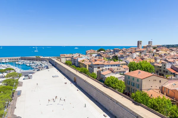 Yachts in the port of Antibes, French Riviera — Stock Photo, Image