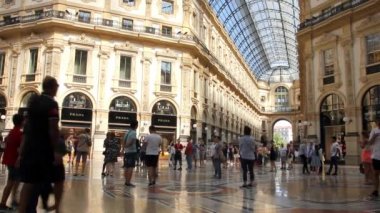 İnsanlar Galleria Vittorio Emanuele II, Milan, İtalya