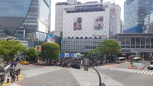 Tokyo Japonya Nisan 2019 Shibuya Bölgesinde Yürüyen Insanlar Ticari Merkezi — Stok fotoğraf