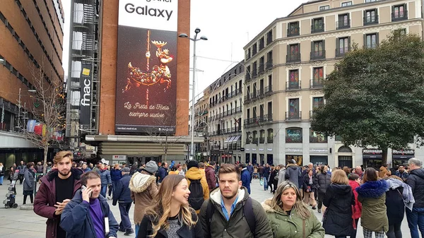 Madrid Spagna Dicembre 2018 Persone Che Passeggiano Plaza Del Callao — Foto Stock