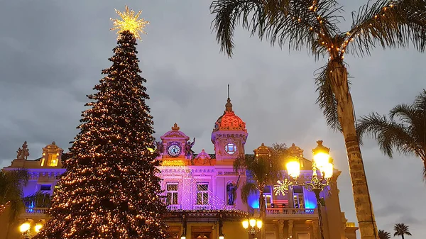 モナコ モナコ 2020年12月22日 クリスマス期間中のカジノ広場の眺め 広場は伝統的に毎年冬に装飾されます — ストック写真