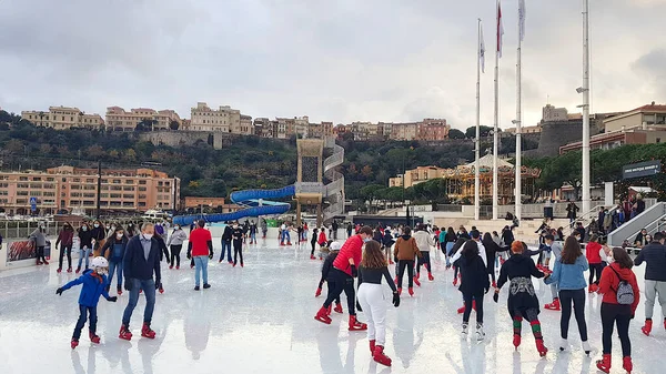 Monaco Monaco December 2020 People Ice Skating Christmas Market Port — Stock Photo, Image