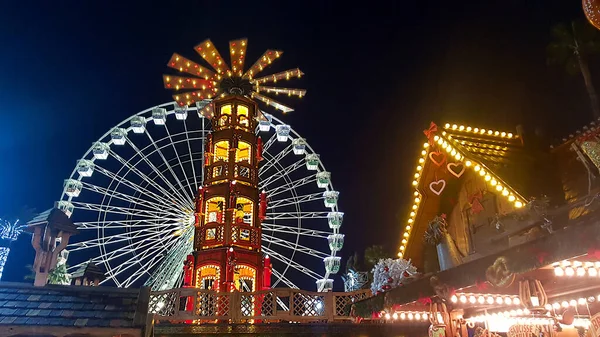 Nizza Frankreich Dezember 2018 Menschen Laufen Über Den Weihnachtsmarkt Der — Stockfoto