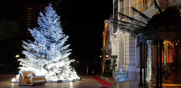 モナコ モナコ 2018年12月12日 クリスマス期間中のカジノ広場の眺め 広場は伝統的に毎年冬に装飾されます — ストック写真