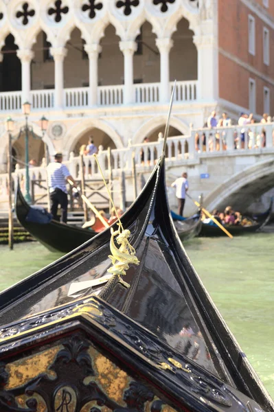 Gondel Een Kanaal Van Venetië Italië — Stockfoto