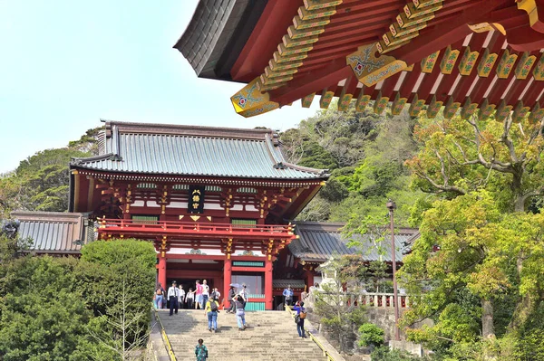 Kamakura Japan April 2019 Wandelaars Tsurugaoka Hachimangu Tempel Het Belangrijkste — Stockfoto