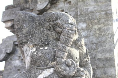 Bali, Endonezya 'daki Bolong Tapınağı' ndaki fil heykeli.