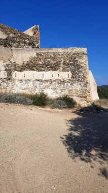 Fransız Rivierası, Porquerolles Adası 'ndaki Alycastre kalesi.