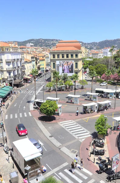 Cannes Francja Czerwca 2016 Ludzie Spacerujący Centrum Miasta Miasto Jest — Zdjęcie stockowe