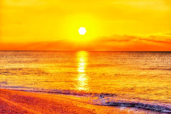 Beach and sun — Stock Photo, Image