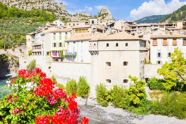 De middeleeuwse stad van entrevaux, Frankrijk — Stockfoto