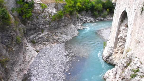 Der Fluss var in entrevaux, französische Riviera — Stockvideo