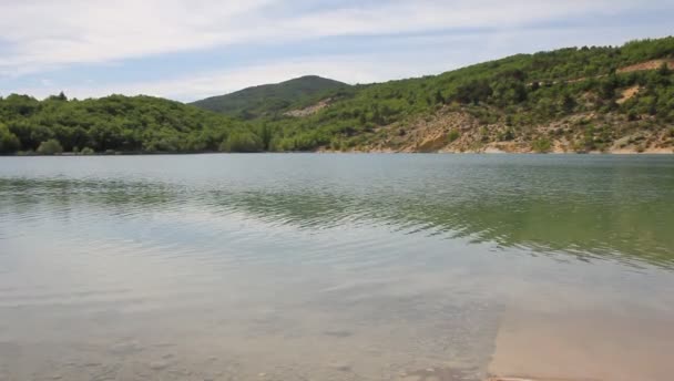 Lago en Gorges du Verdon, Sur de Francia — Vídeo de stock