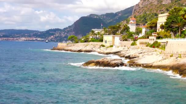Pobřeží v Cap d'Ail, Azurové pobřeží, Francie — Stock video