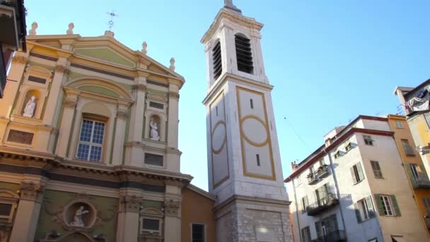 Los turistas disfrutan del buen tiempo en la Plaza Rossetti, Niza, Francia — Vídeos de Stock