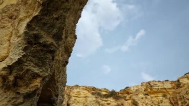 Marinha sahilindeki fil kayası, Algarve, Portekiz