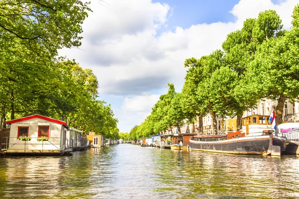 Canal in Amsterdam — Stock Photo, Image