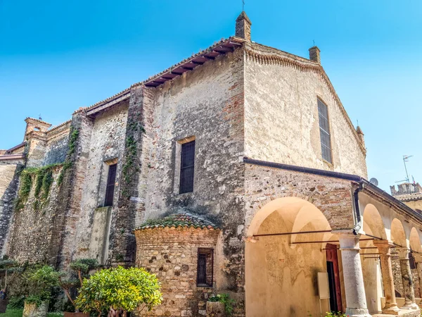 Sirmione, İtalya 'daki Santa Maria Maggiore Kilisesi