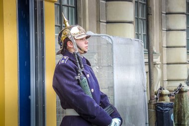 Stockholm, İsveç - 31 Mars 2006 Stockholm Sarayı Kraliyet Muhafızları. Kraliyet Muhafızları 1523 'ten beri Stockholm' deki İsveç kraliyet ailesini sürekli koruyor..