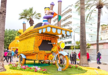 Limon ve portakal Menton, Fransa ünlü limon Festivali (Fete du ağaç kavunu) sanat yapılmış.