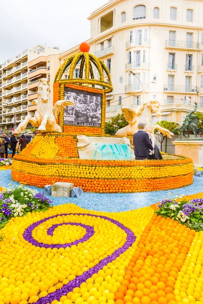 Umění z citróny a pomeranče v slavný Karneval Menton, Francie. Slavnost du Citron. — Stock fotografie