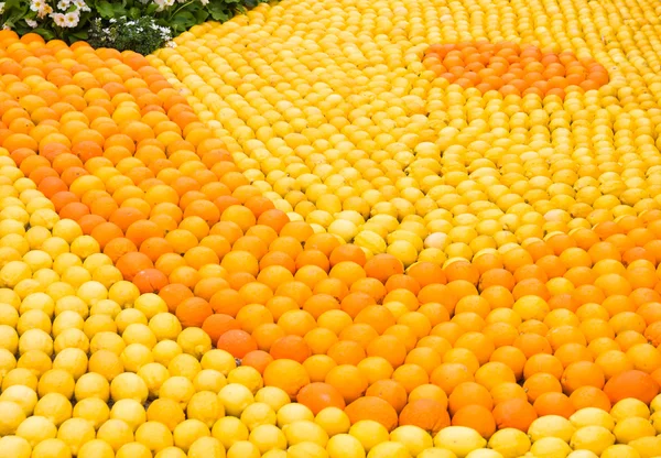 De nombreuses oranges et citrons lors du festival de Menton, France — Photo