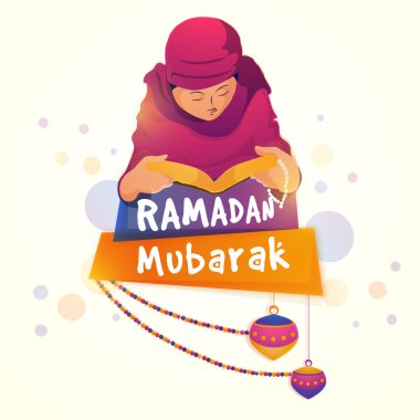 Ramazan için Kuran Shareef okuyan İslam kadını.