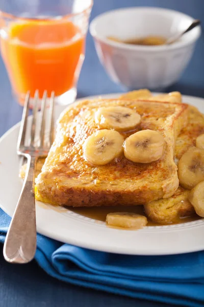 French toasts with caramelized banana for breakfast — Stock Photo, Image