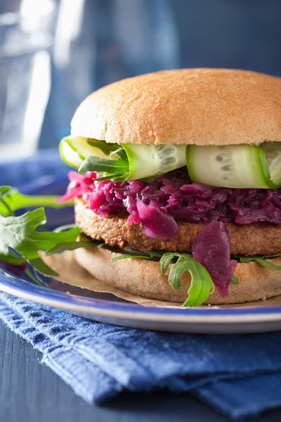 Veggie soy burger with pickled red cabbage cucumber arugula — Stock Photo, Image