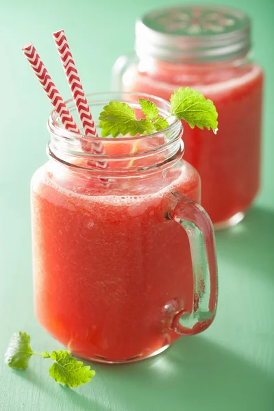 Watermelon lime smoothie in mason jars — Stock Photo, Image