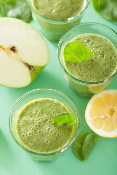 Healthy green spinach smoothie with apple lemon — Stock Photo, Image