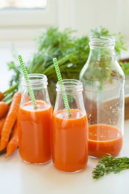 taze havuç suyu ve sebze