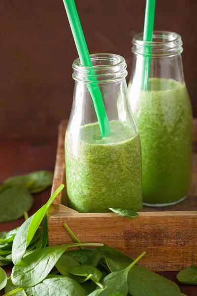 Healthy green spinach smoothie with lemon orange — Stock Photo, Image