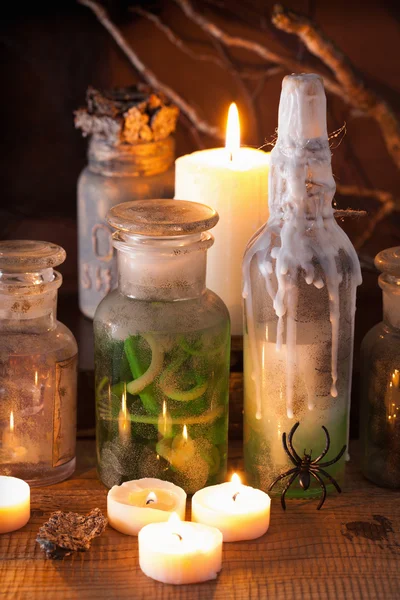 Heks apotheker potten magie drankjes halloween decoratie — Stockfoto