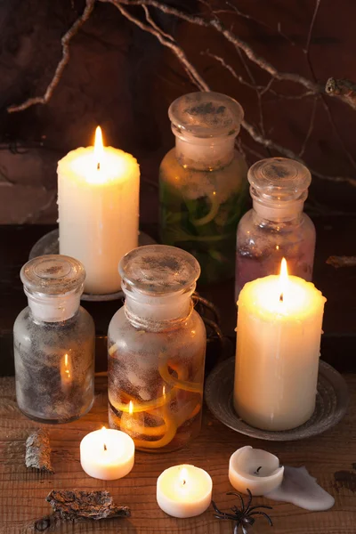 Hexe Apotheke Gläser Zaubertränke Halloween-Dekoration — Stockfoto