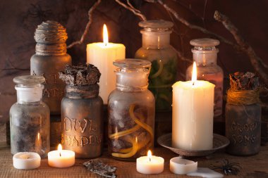 cadı eczacı kavanozları sihirli iksirler cadılar bayramı dekorasyonu