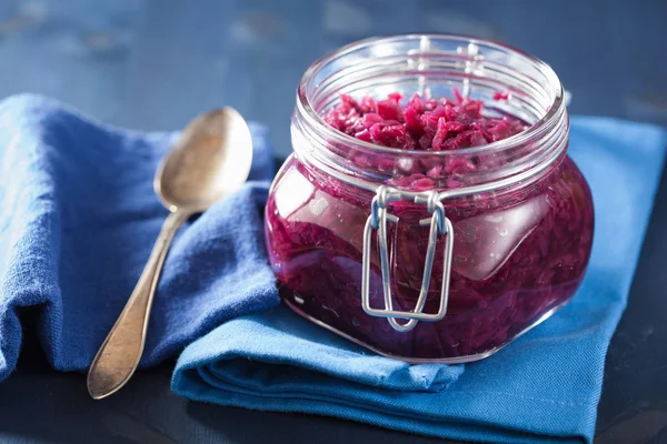 Cavolo rosso sottaceto in vaso di vetro — Foto Stock